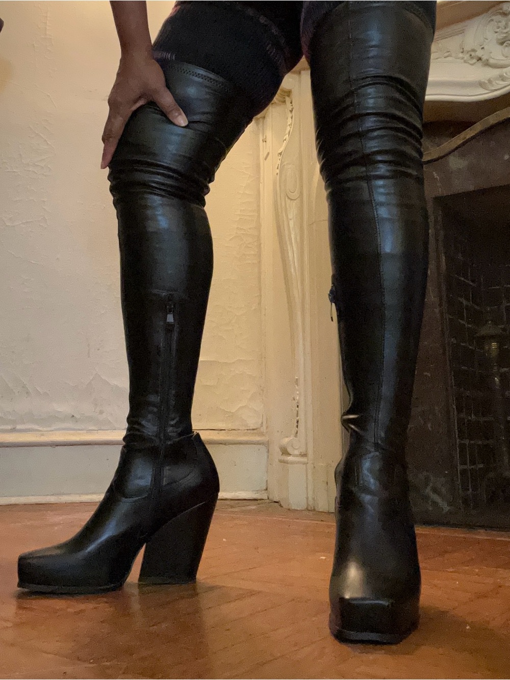 Azalea Wang Zahrah Over-the-Knee Black Stretch PU Boots